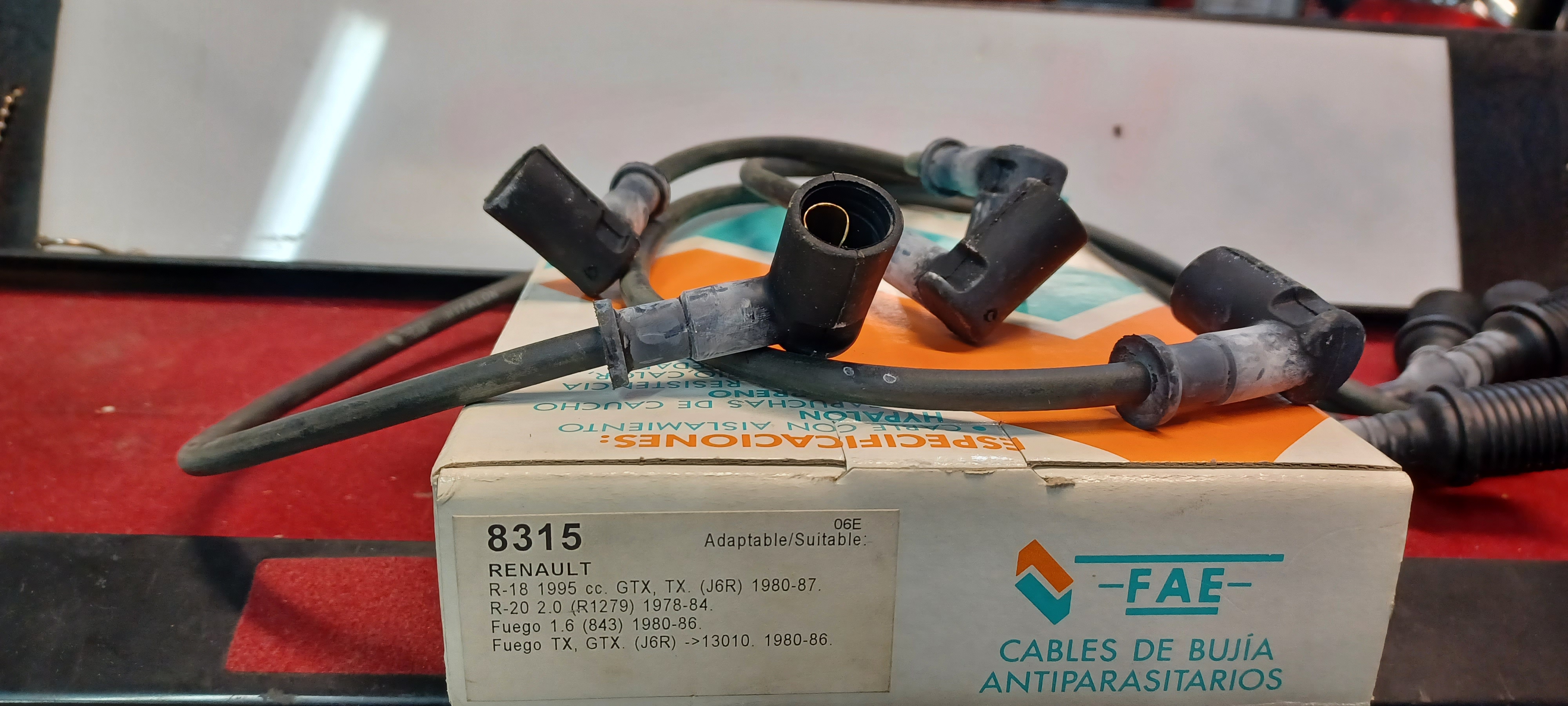 *CABLES DE BUJIAS RENAULT R-18,E-20, FUEGO REF, 83150 FAE